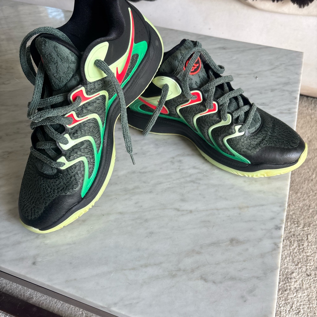 Nike Kids Black & Green Sneakers With Red Swoosh